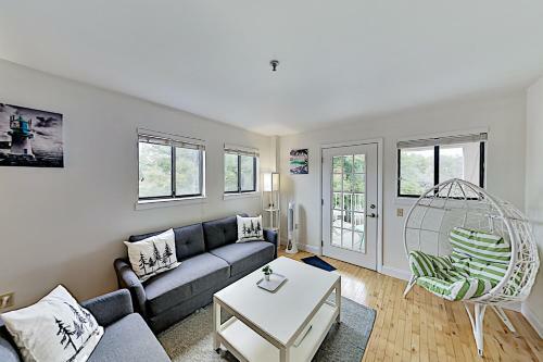 Apartamento Coveted Top-floor Corner Unit - Foosball, Balcony Condo
