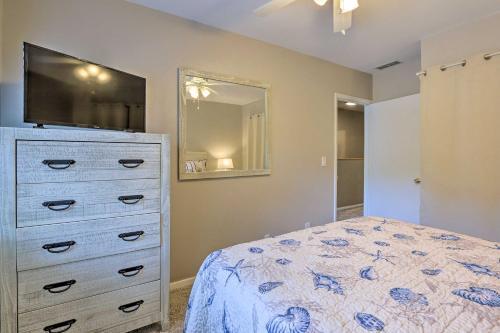 Beach Pebble Townhome About Quarter Mile To Ocean!