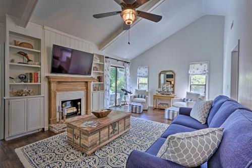 Modern Coastal Escape With Patio - 2mi To Beach
