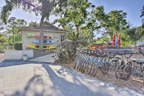 Modern Retreat Patio, Bbq, Less Than 1 Mi To Beach!