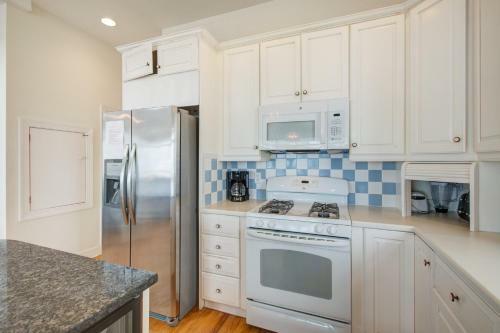 Ocean Boulevard 714