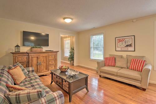 Hilton Head Golfers Getaway Waterfront Location!