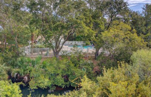 54 Pelican Bay