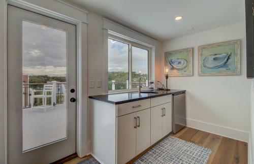 4 36th Avenue