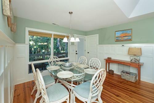 1030 Sparrow Pond Cottage