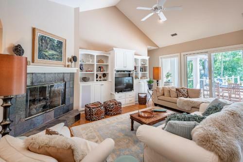 97 Jackstay Court
