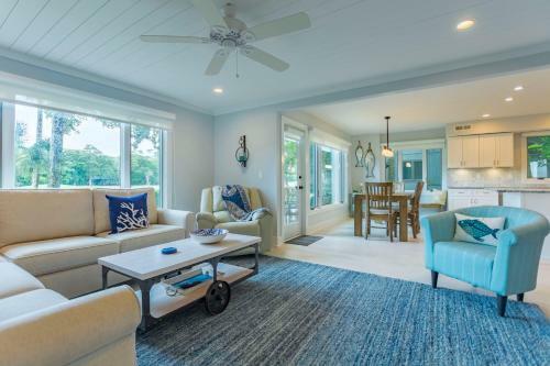 1304 Fairway Oaks Villa