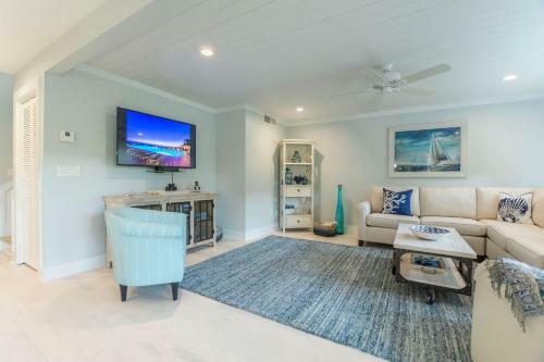 1304 Fairway Oaks Villa