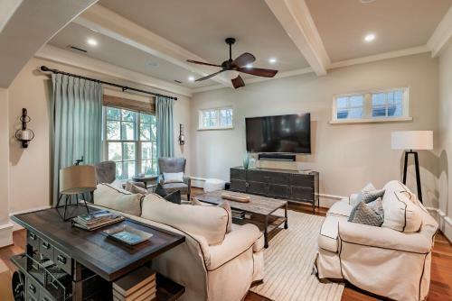 5518 Cypress Point