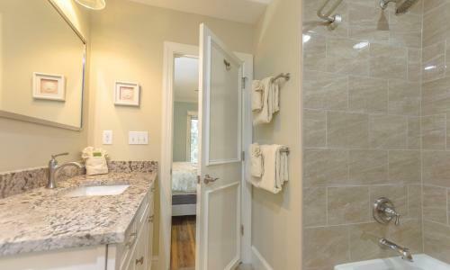 4170 Night Heron Cottage
