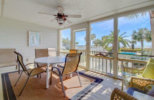 20 Beach Club Villa