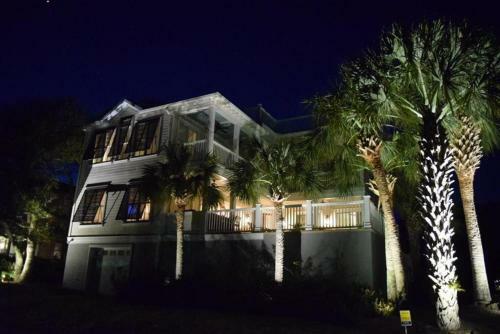1 Palm Court
