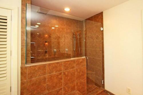 7 Edgewater Ally