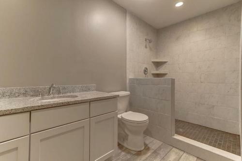 7 Edgewater Ally