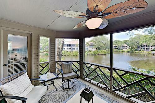 Updated Beach Villa With Private Lagoon-view Balcony Villa