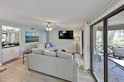 Updated Beach Villa With Private Lagoon-view Balcony Villa