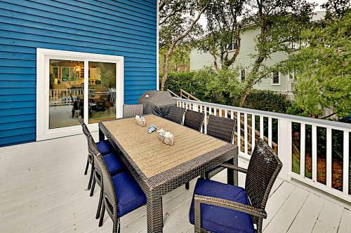 Wild Dunes Estate With Private Pool -steps To Beach Home