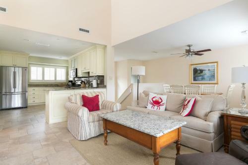 4586 Parkside Villa