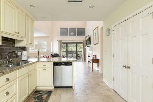 4586 Parkside Villa