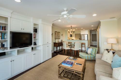4451 Windswept Villa