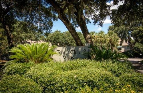 4689 Tennis Club Villa