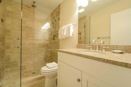 1328 Fairway Oaks Villa