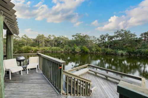 4587 Parkside Villa