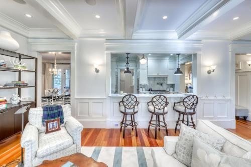 176 Governors Drive