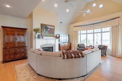 100 Surfsong Road