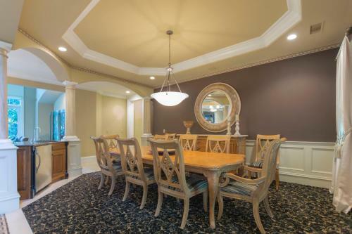 340 Low Oak Woods Road