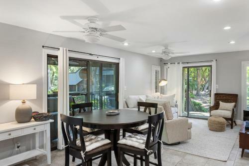 4523 Parkside Villa