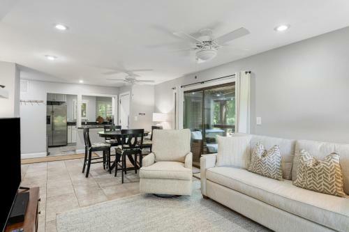 4523 Parkside Villa