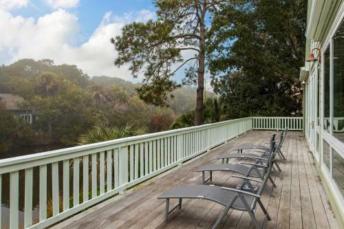 20 Surfsong Road