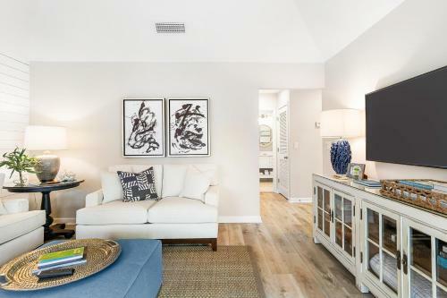4676 Tennis Club Villa