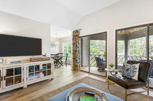 4676 Tennis Club Villa