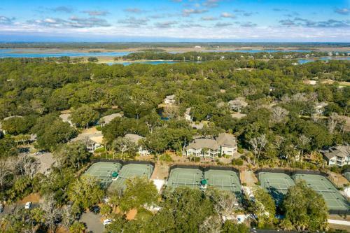 4676 Tennis Club Villa