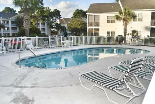 Apartamento 6000 Windsor Green Way 301 Condo