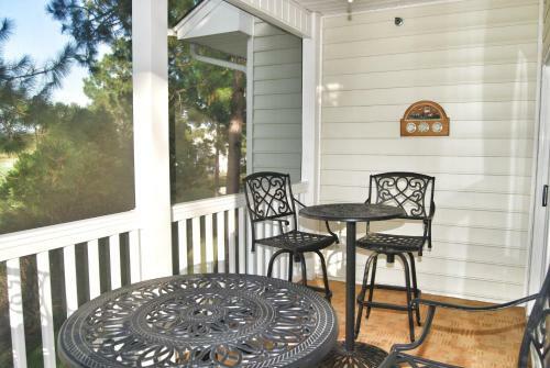 Apartamento 6000 Windsor Green Way 301 Condo