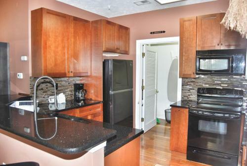 Apartamento 6000 Windsor Green Way 301 Condo