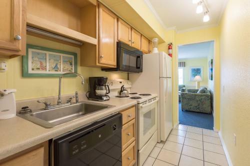 Hotel A Place At The Beach By Capital Vacations