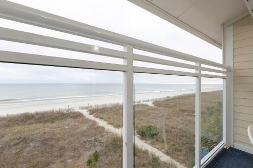 Hotel A Place At The Beach By Capital Vacations