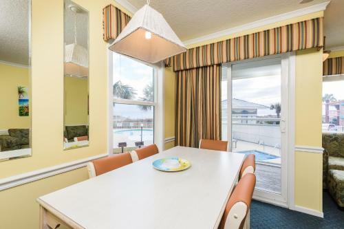 Hotel A Place At The Beach By Capital Vacations