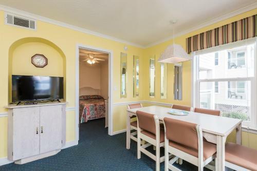 Hotel A Place At The Beach By Capital Vacations