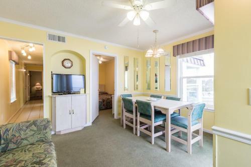 Hotel A Place At The Beach By Capital Vacations