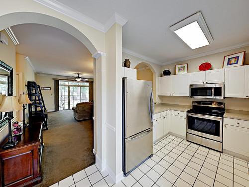 Apartamento New Listing! Coastal Condo With Pools On Golf Course Condo