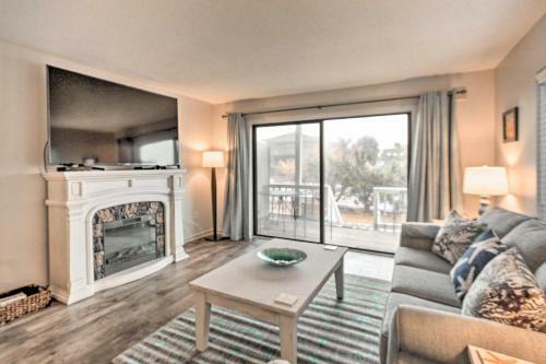 Apartamento Luxe Island Condo With Deck Play, Swim And Relax!