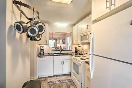 Apartamento Luxe Island Condo With Deck Play, Swim And Relax!