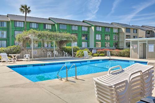 Condo Pool Access - 0 4 Mi To Harbor Island Beach
