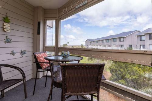 L 212 Harbor Island Condo