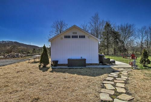 Peaceful Pet-friendly Franklin Cottage On 15 Acres